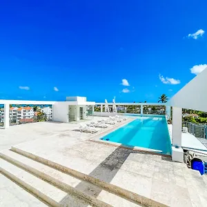 Hotel Rooftop Pool Ducassi Studio Deluxe Beach Club & Spa, Punta Cana